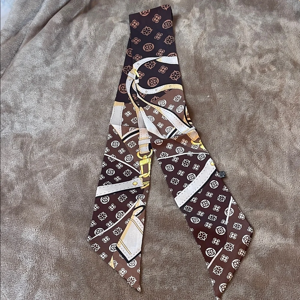 Chic Patterned Brown and Gold Scarf - Picture 1 of 5